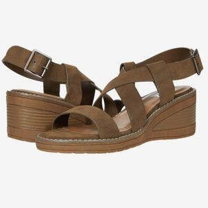 B-52 by Bullboxer Ivvy Buckle Sandals Olive